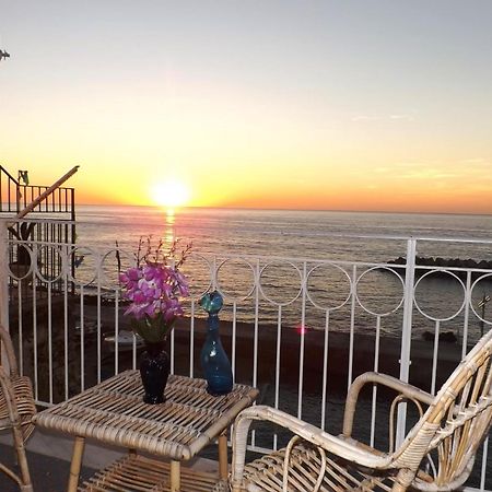 Casa Vacanze Porto Delle Gatte Санта-Марія-ді-Кастеллабате Екстер'єр фото