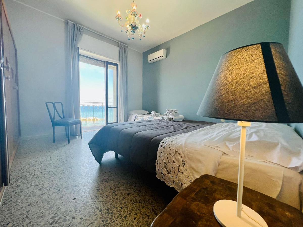 Casa Vacanze Porto Delle Gatte Санта-Марія-ді-Кастеллабате Екстер'єр фото