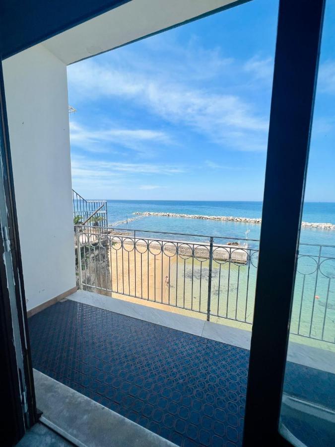 Casa Vacanze Porto Delle Gatte Санта-Марія-ді-Кастеллабате Екстер'єр фото